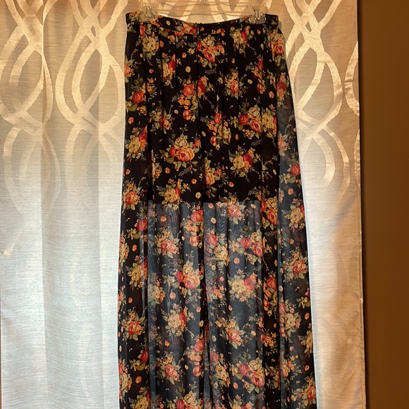Sheer Floral Skirt with built in slip - Picture 4 of 5